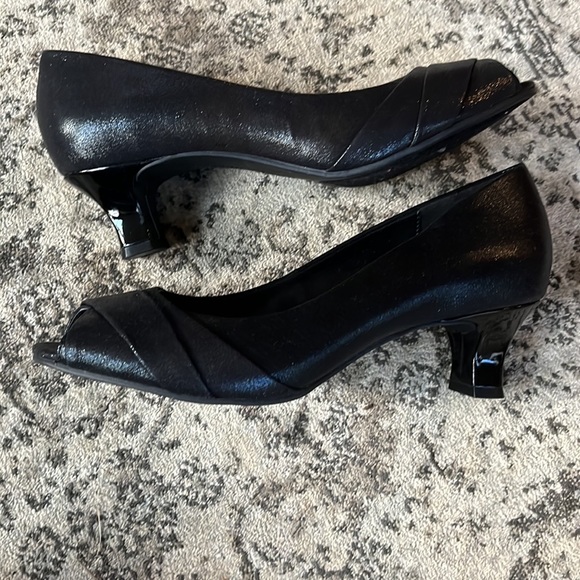 Black 2” heels - Picture 3 of 7